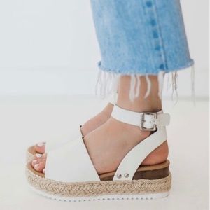 Lola white platform Shoes